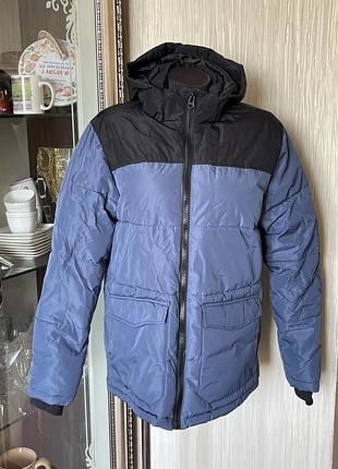 Куртка зимнее состояние новой удлиненный капюшон размер м на 170-176