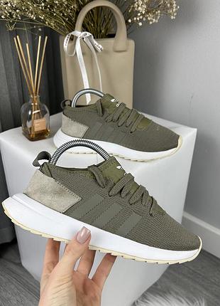 Дитячі оригінальні кросівки adidas racer