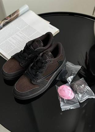 Nike air jordan 1 low x travis scott 7