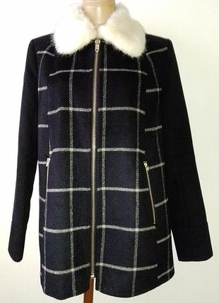 Стильне демісезонне напівпальто як нове