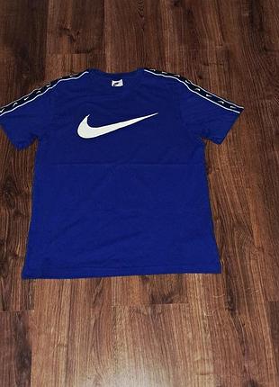 Чоловіча унікальна футболка nike з великим лого та лампасами оригінал
