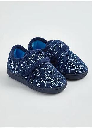 Дитячі тапочки george синього кольору з малюнком акул.