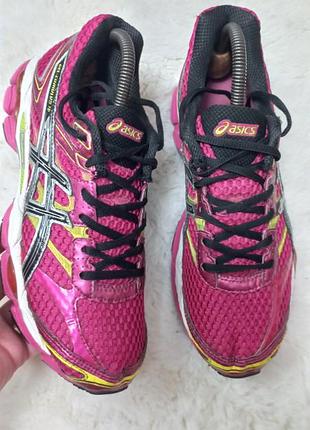 Жіночі кросівки asics