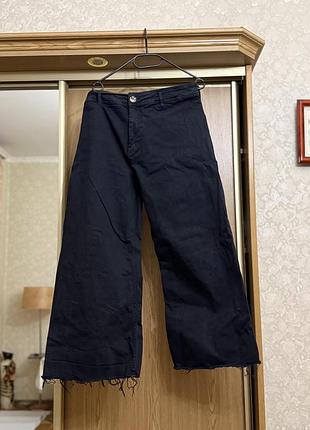 Джинси чорні еластичні stradivarius