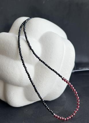 Черная шпинель и гранат ожерелье чокер колье. украшение с черной шпинелью и гранатом короткое ожерелье.