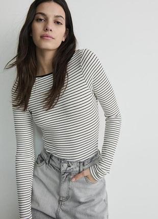 Боді з відкритою спинкою reserved