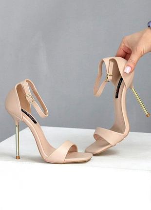 Босоніжки жіночі