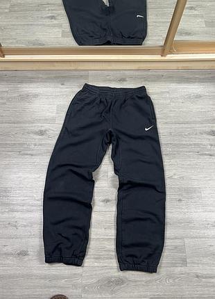 Мужские спортивные черные штаны nike trackpants
