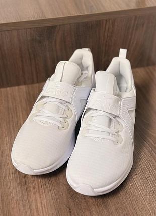 Кросівки жіночі nike