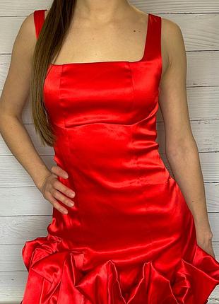 Вишукана  атласна вечірня сукня🩷