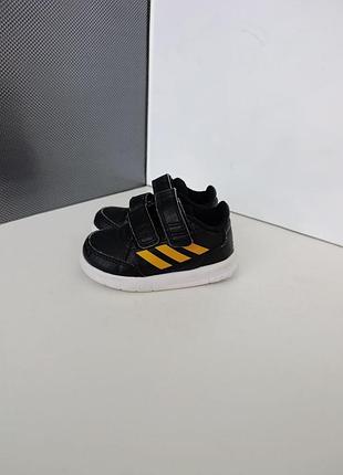 Детские кроссовки adidas