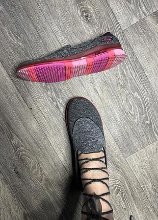 Спортивні туфлі кеди кросівки