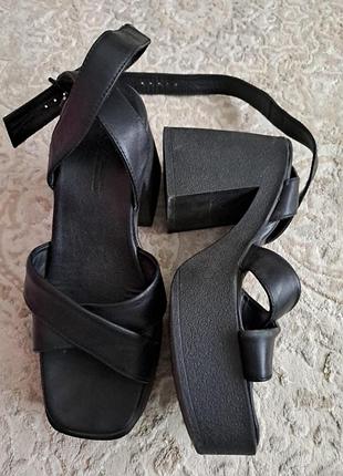 Босоніжки рр 40