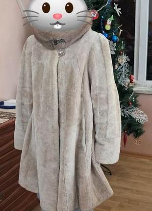 Шубка з натурального мутона, сірого кольору з норочкою на капюшоні. розмір l-xl