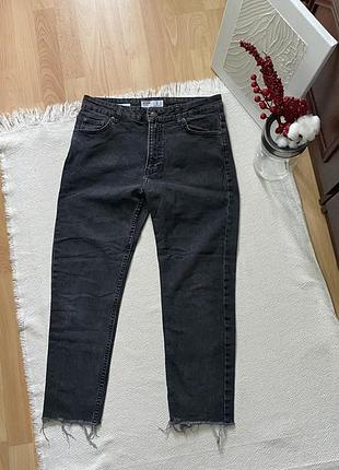 Джинси чорні bershka
