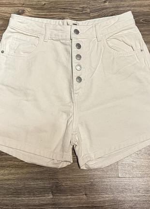 Шорти молочні  на ґудзиках
