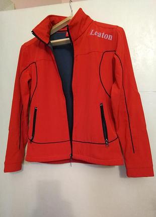 Куртка унісекс. розмір s. колір червоний. стан ідеальний. приємна на дотик тканина.