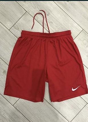 Спортивні шорти nike стан як нові