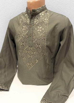 Чоловіча вишиванка в кольорі хакі