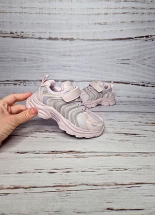 Кросівки для дівчинки весняні осінні