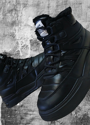 Женские ботинки