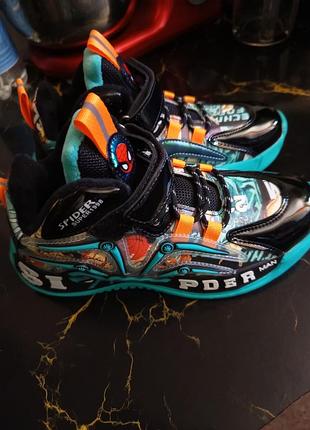 Кроссовки спайдермен новые с флислвым утеплителем