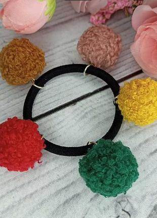Резинка цветные помпоны