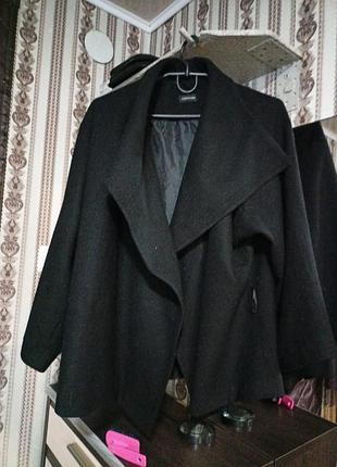 Женское шерстяное полупальто, пошил на запах-кимоно. черный цвет. размер 48-50.