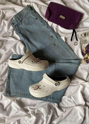 Білі сабо crocs classic зlog з флісовою підкладкою та підвісками jibbitz.