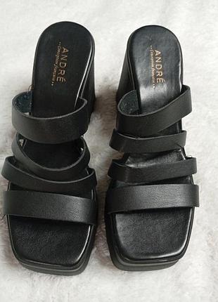 Босоніжки сандалі французького бренду andré