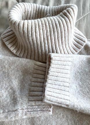 Женский свитер с отличным воротником