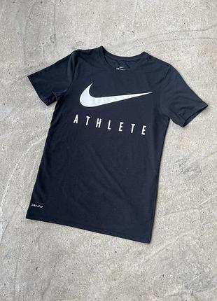 Спортивна футболка nike