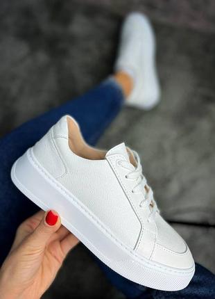 Белые кеды женские