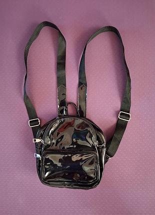 Черный лаковый женский рюкзак