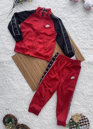 Дитячий спортивний костюм від nike