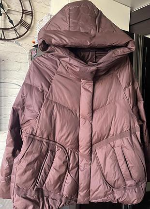 Демісезонна пухова куртка шоколадного кольору