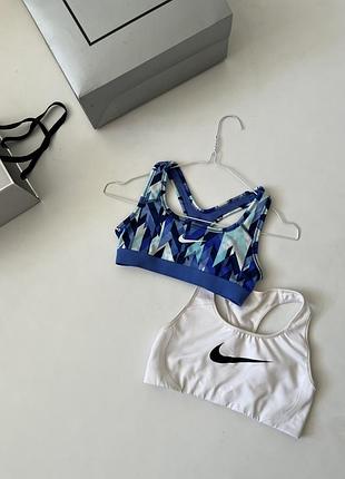 Топ для спорту nike