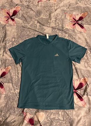 Жіноча футболка