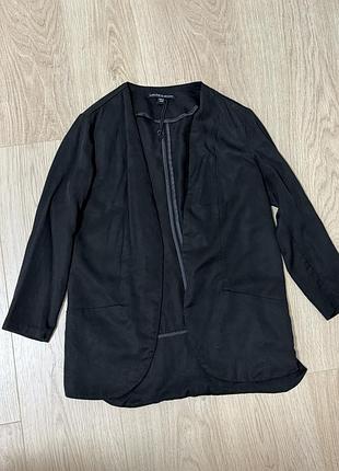 Чорний блейзер або ж піджак