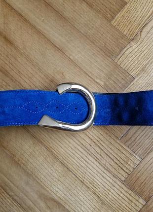 Яркий ремень с золотистой металлической пряжкой, натуральная замша, винтаж