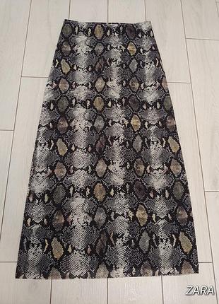 Трендовая юбка макси сетка змеиный принт от zara