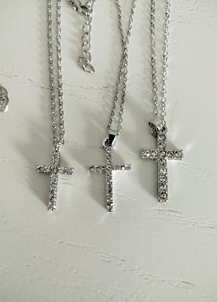 Крестик на цепочке, украшение