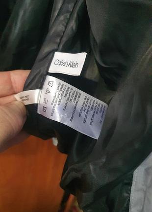 Женская куртка kelvin klein.