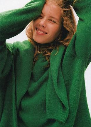 Ярко зеленый свитерик