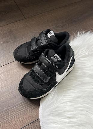 Чорні кросівки снікерси найк nike на липучках для хлопчика 27 розмір 16 см