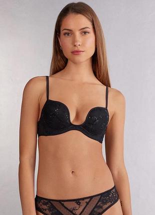 Дуже красивий бюстгальтер від intimissimi. оригінал