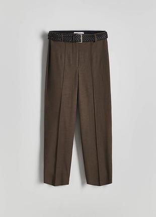 Класичні прямі штани зі стрілками з поясом льоон