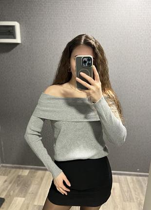 Светр з відкритими плечима в рубчик кофта гольф водолазка