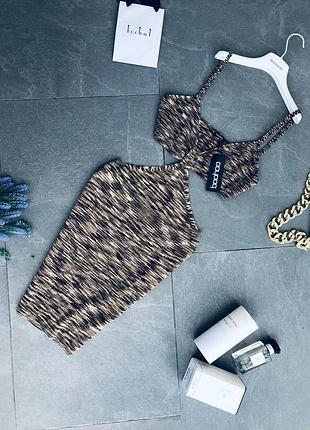 Сукня boohoo з етикеткою