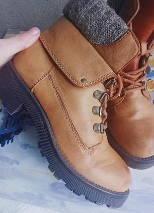 Кожаные ботинки